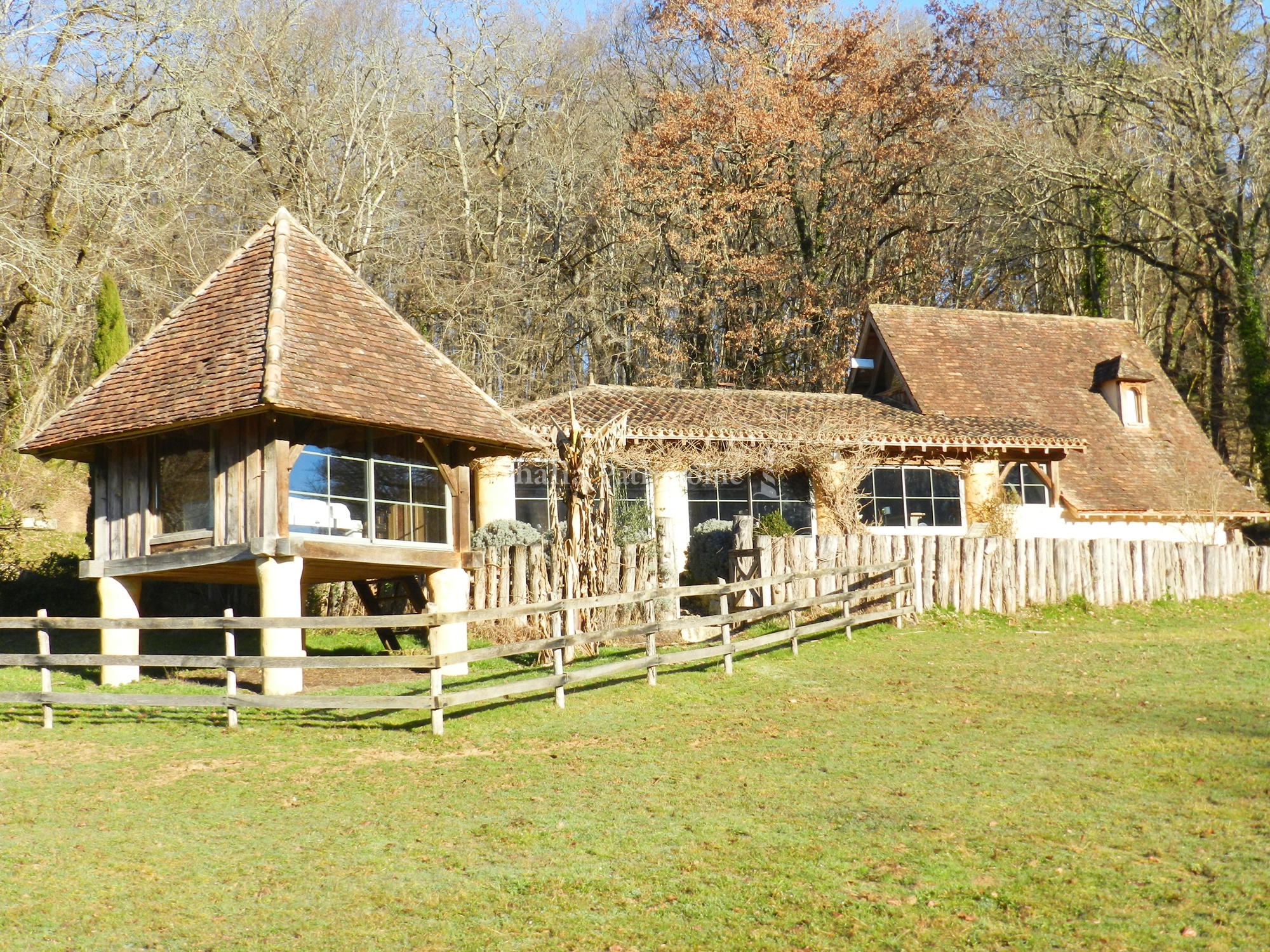 vente BELLE PROPRIETE AVEC ETANG SUR 6.5 HA EN DORDOGNE Thalia Patrimoine